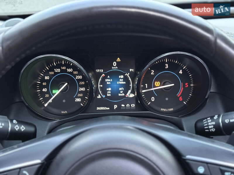 Седан Jaguar XF 2016 в Чернигове