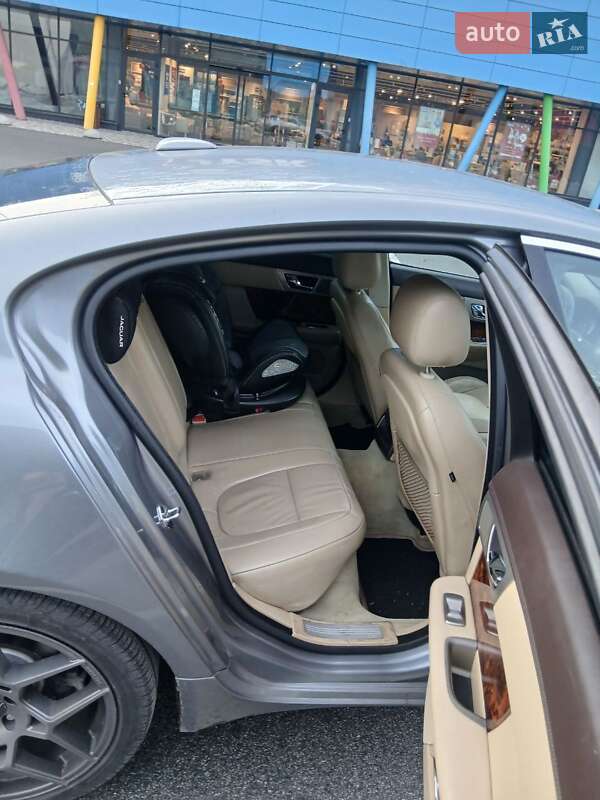 Седан Jaguar XF 2009 в Киеве фото 17 Седан Jaguar XF 2009 в Киеве
