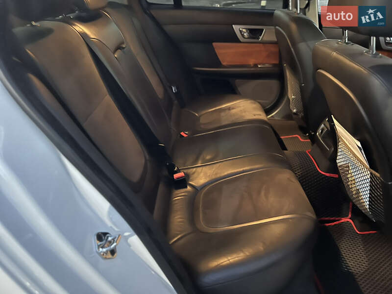 Седан Jaguar XF 2012 в Ужгороде фото 11 Седан Jaguar XF 2012 в Ужгороде