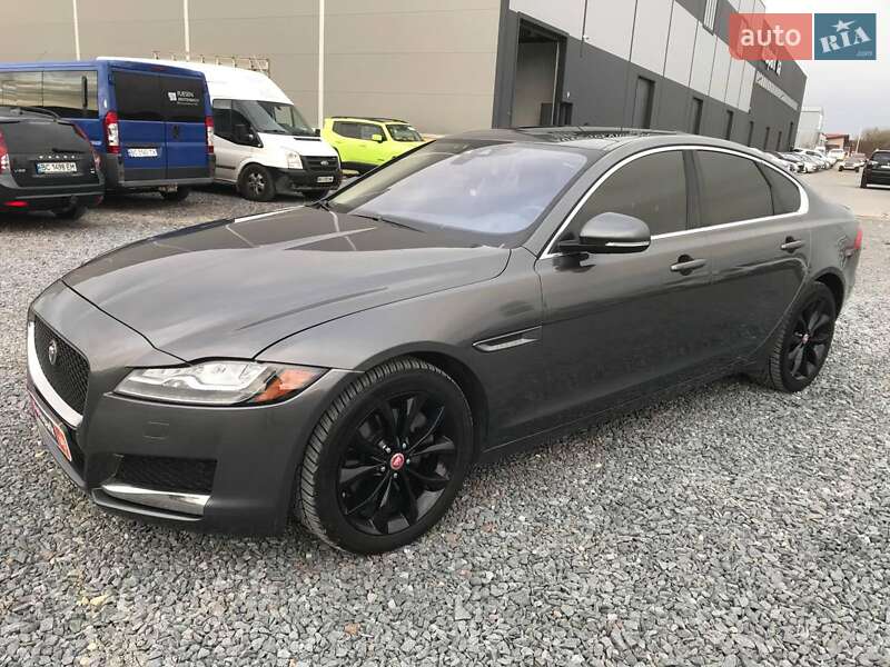 Седан Jaguar XF 2016 в Львове