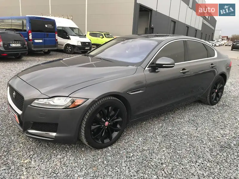 Jaguar XF