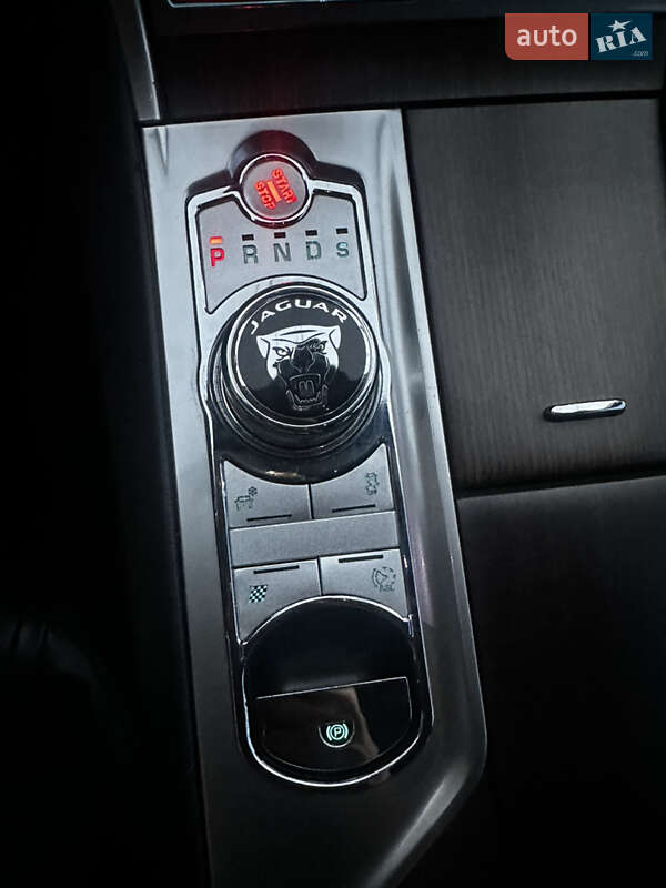 Седан Jaguar XF 2014 в Києві