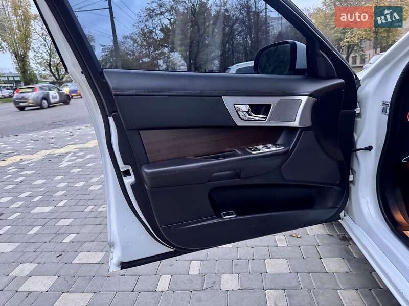 Седан Jaguar XF 2014 в Одессе фото 37 Седан Jaguar XF 2014 в Одессе