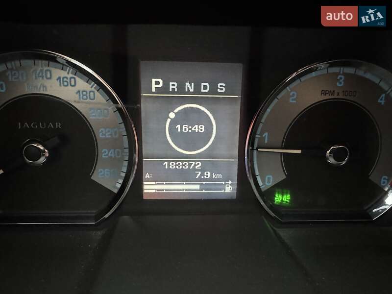 Седан Jaguar XF 2009 в Львове