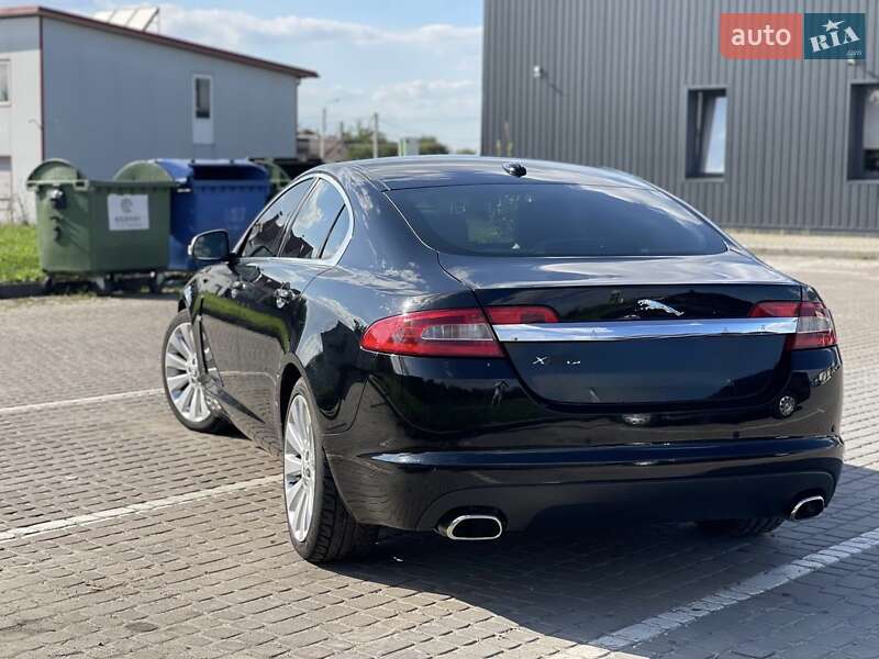 Седан Jaguar XF 2009 в Львове