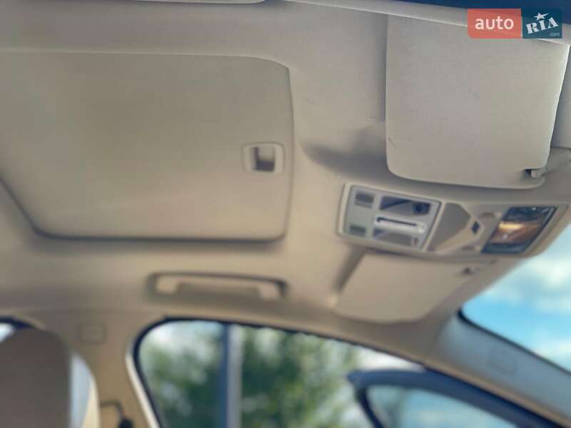 Седан Jaguar XF 2009 в Львове