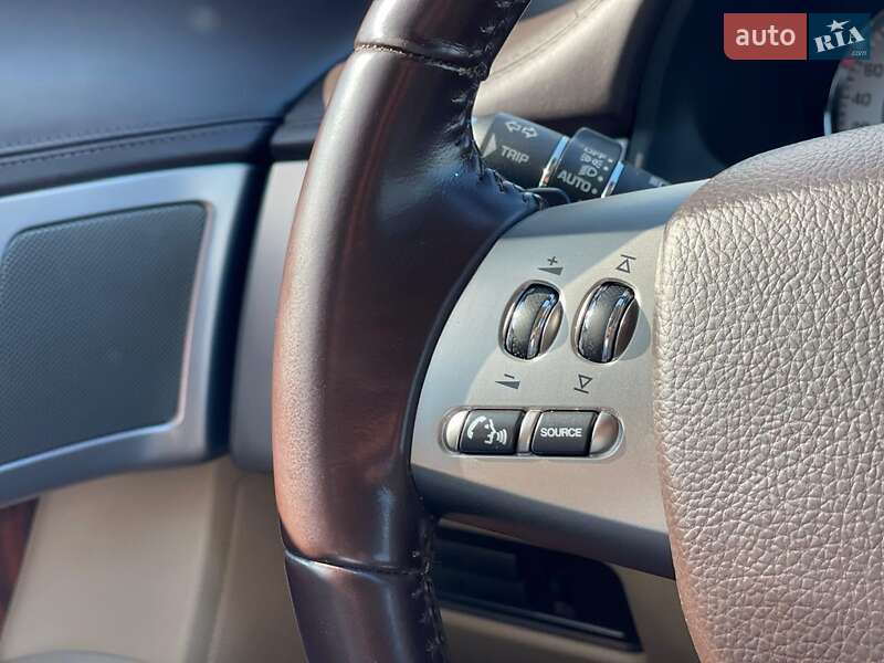 Седан Jaguar XF 2009 в Львове
