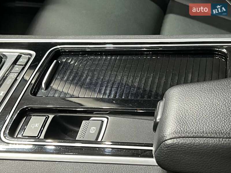 Седан Jaguar XF 2016 в Одесі