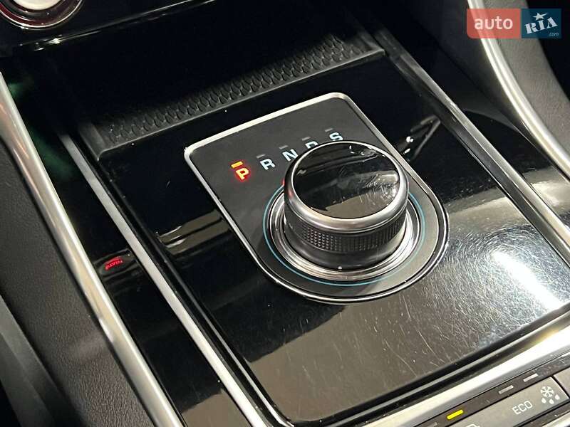 Седан Jaguar XF 2016 в Одесі