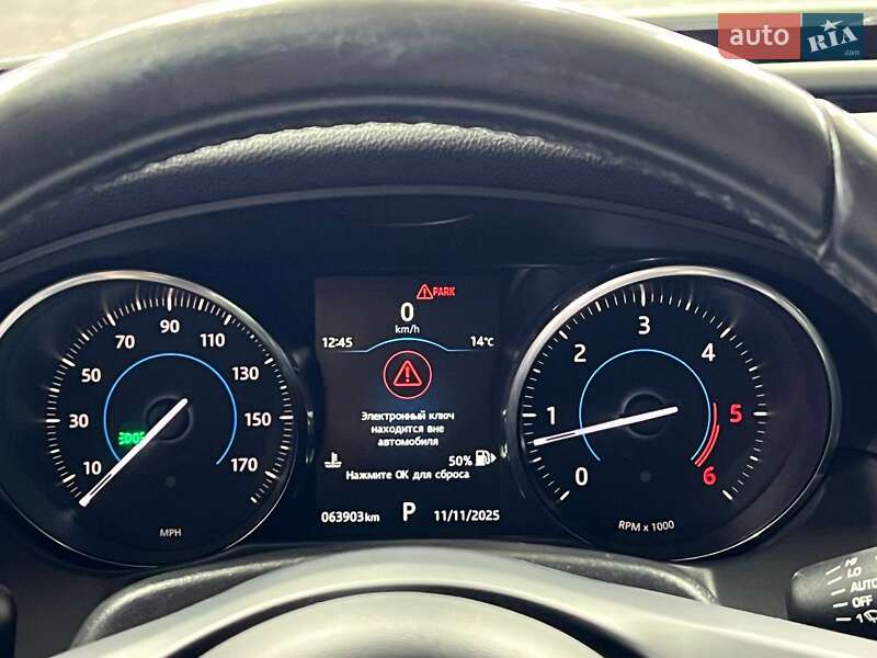 Седан Jaguar XF 2016 в Одесі