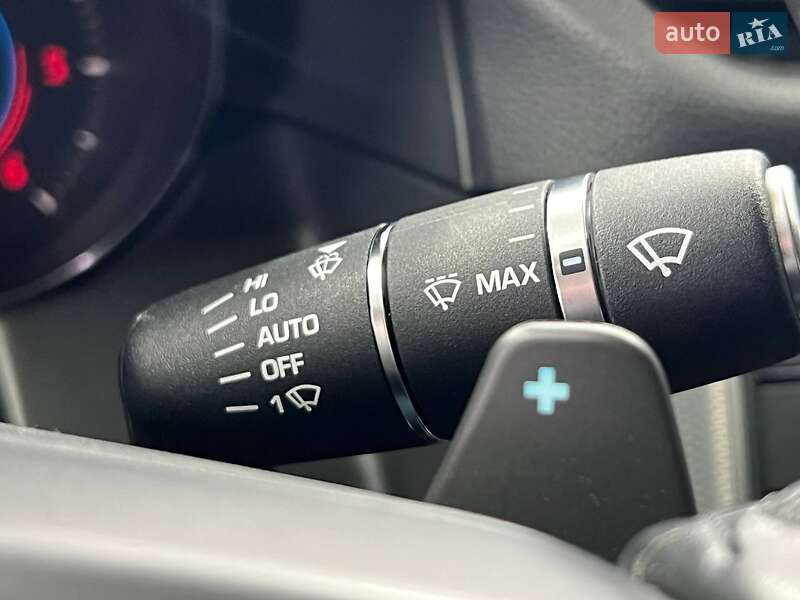 Седан Jaguar XF 2016 в Одесі