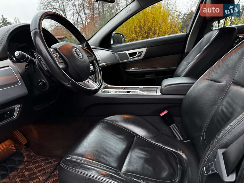 Седан Jaguar XF 2013 в Киеве фото 33 Седан Jaguar XF 2013 в Киеве