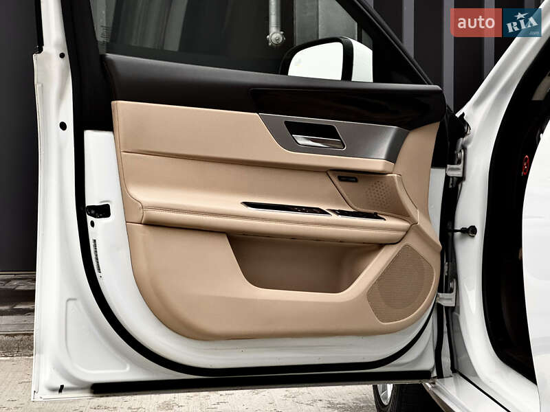 Седан Jaguar XF 2015 в Киеве фото 22 Седан Jaguar XF 2015 в Киеве