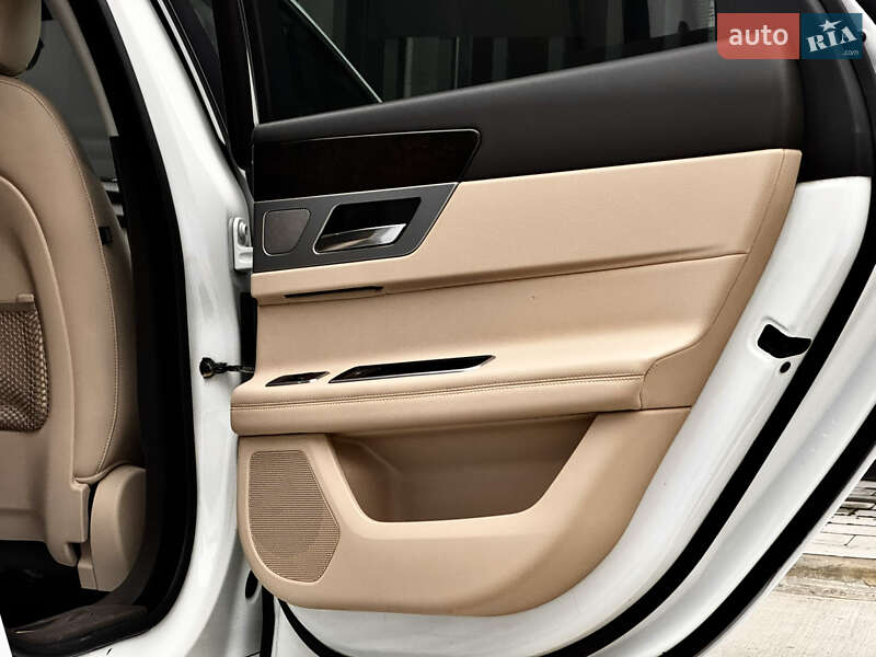 Седан Jaguar XF 2015 в Киеве фото 28 Седан Jaguar XF 2015 в Киеве