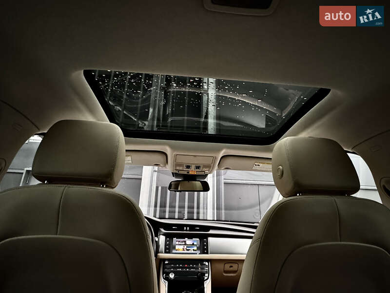 Седан Jaguar XF 2015 в Киеве фото 39 Седан Jaguar XF 2015 в Киеве