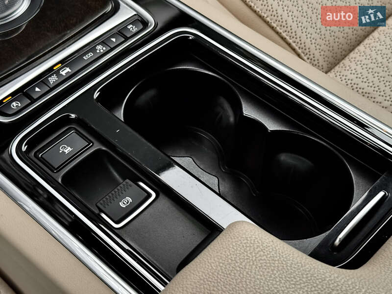 Седан Jaguar XF 2015 в Киеве фото 47 Седан Jaguar XF 2015 в Киеве