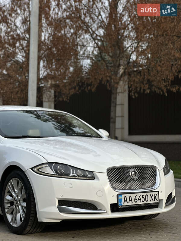 Седан Jaguar XF 2012 в Киеве