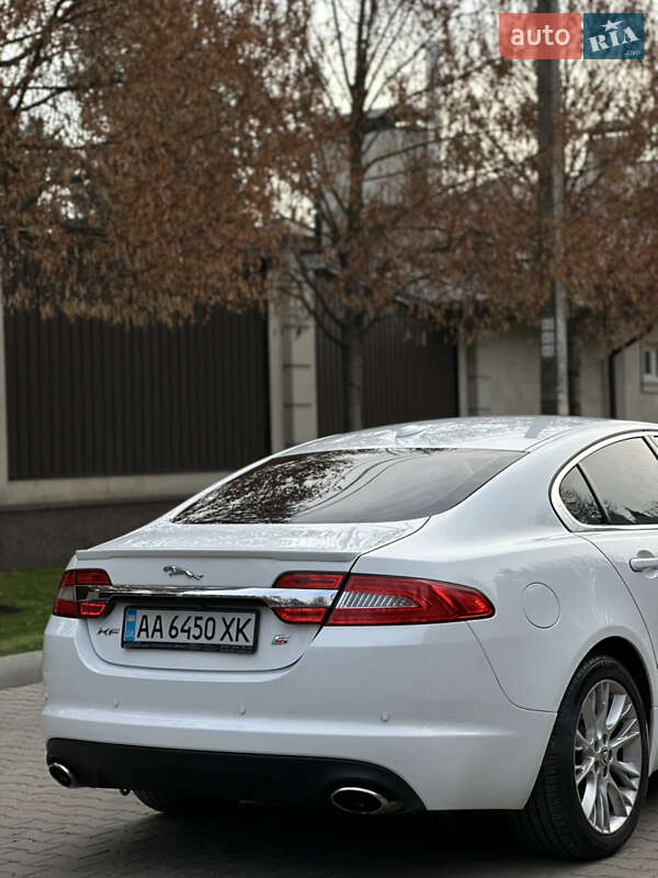 Седан Jaguar XF 2012 в Киеве