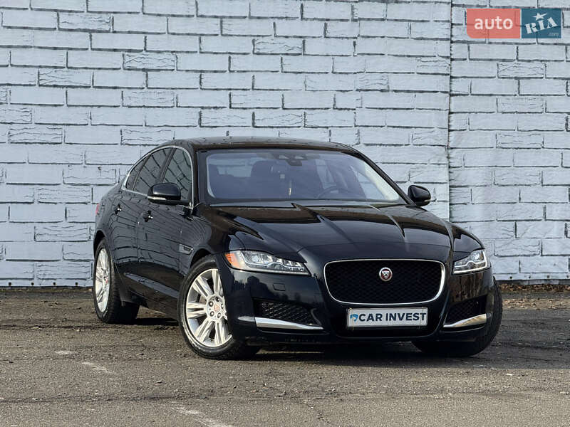 Седан Jaguar XF 2016 в Києві