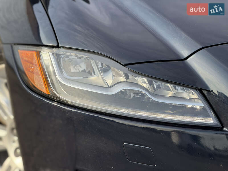 Седан Jaguar XF 2016 в Києві