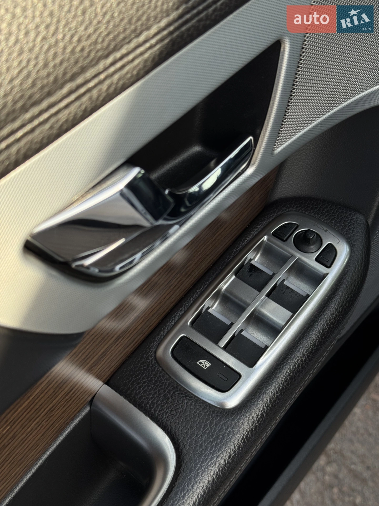 2014 Jaguar XF - мініатюра 19