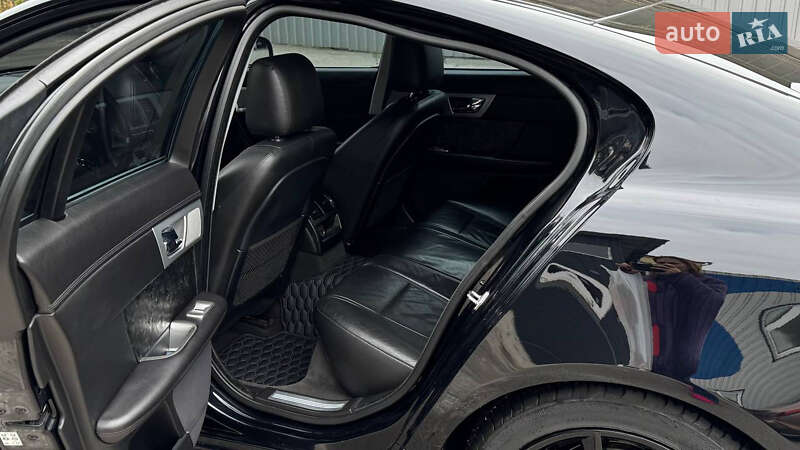 Седан Jaguar XF 2012 в Кропивницком