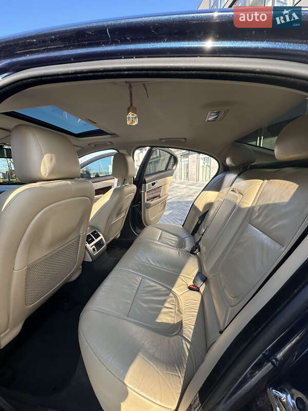 Седан Jaguar XF 2013 в Виннице