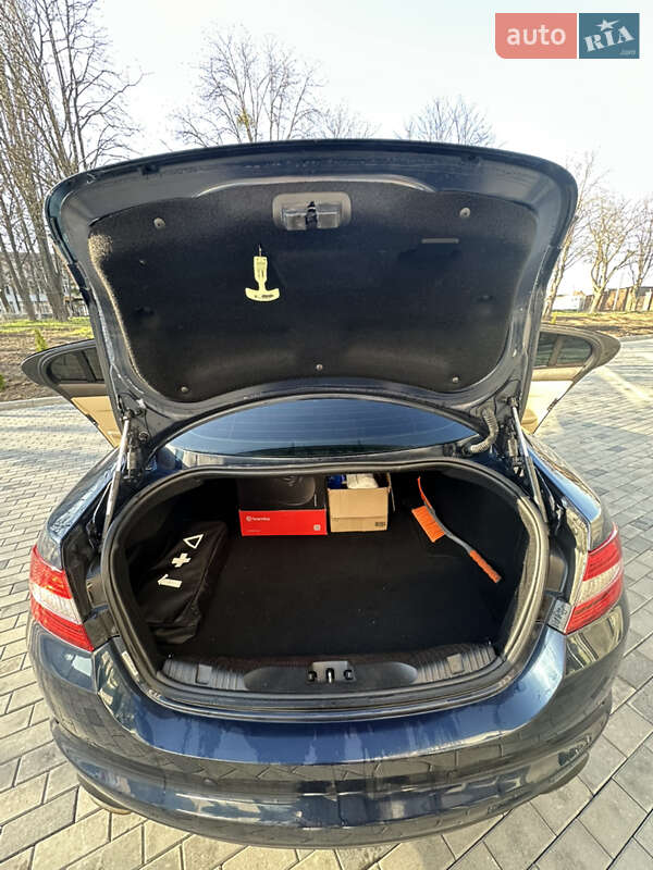 Седан Jaguar XF 2013 в Виннице