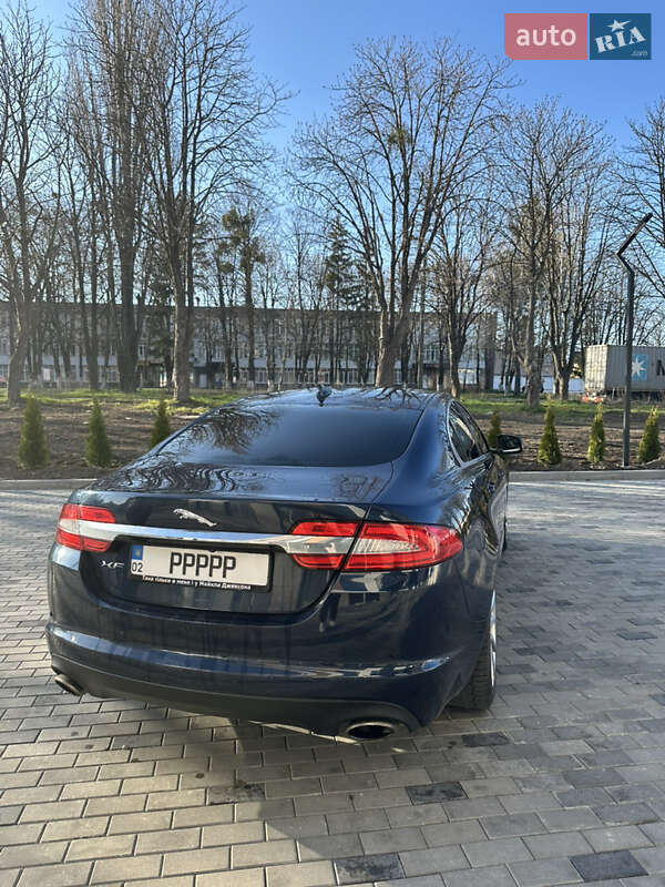 Седан Jaguar XF 2013 в Виннице