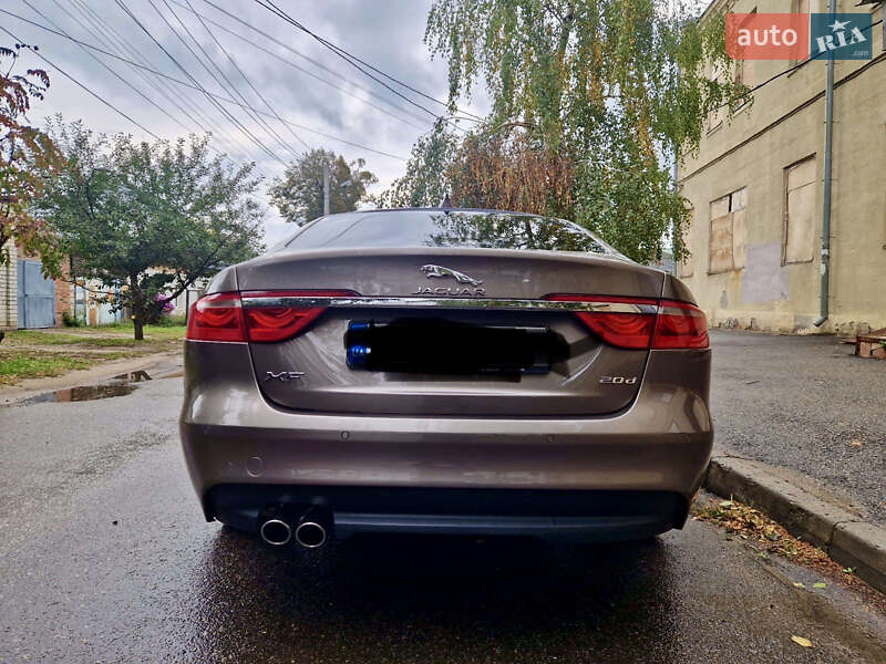 Седан Jaguar XF 2016 в Харкові