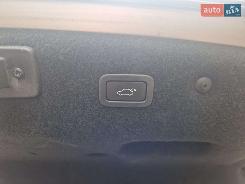 Седан Jaguar XF 2016 в Харкові