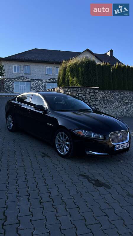 Седан Jaguar XF 2014 в Волочиську
