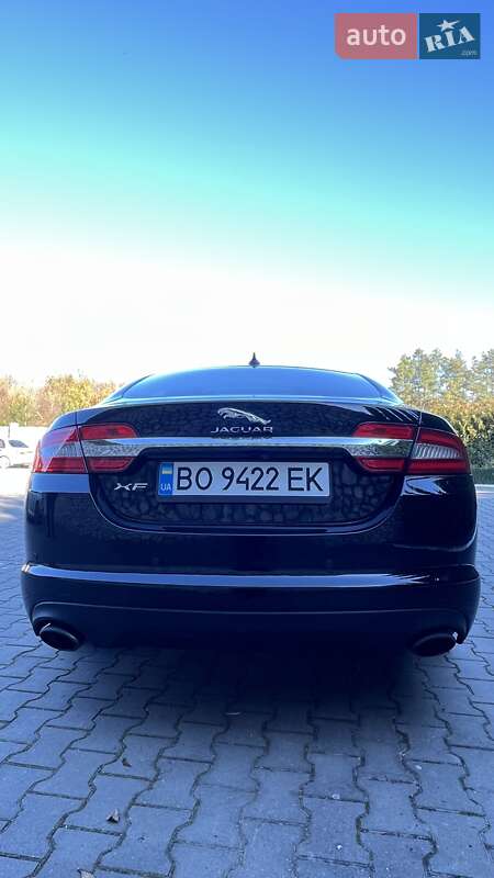 Седан Jaguar XF 2014 в Волочиську