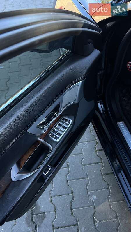 Седан Jaguar XF 2014 в Волочиську