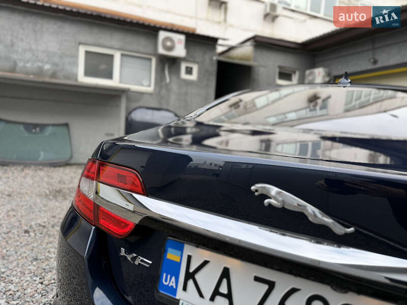 Седан Jaguar XF 2013 в Києві