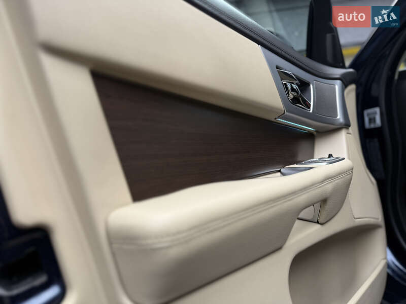 Седан Jaguar XF 2013 в Києві