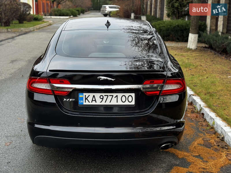 Седан Jaguar XF 2013 в Киеве
