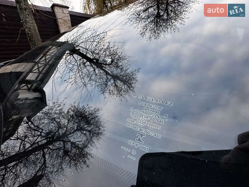 Седан Jaguar XF 2013 в Киеве