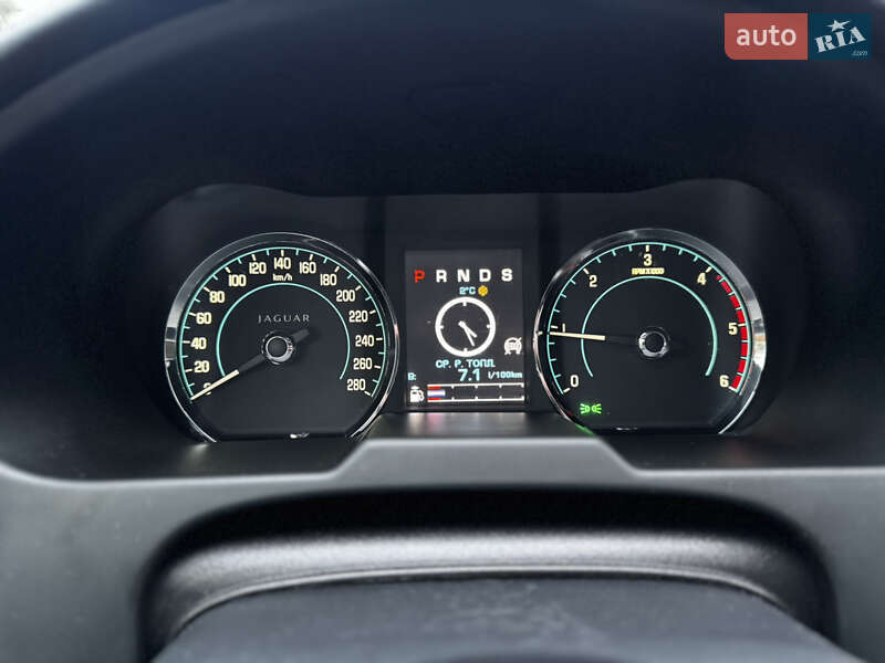Седан Jaguar XF 2013 в Киеве