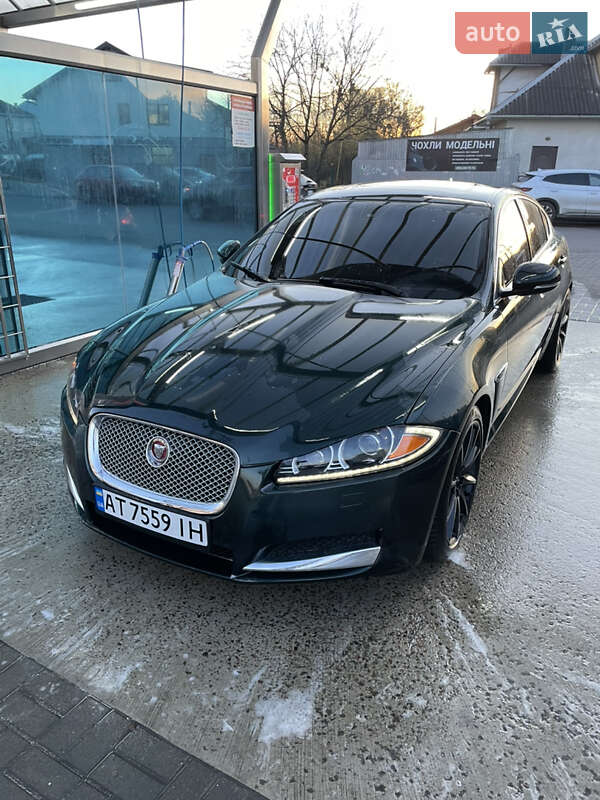 Седан Jaguar XF 2014 в Ивано-Франковске