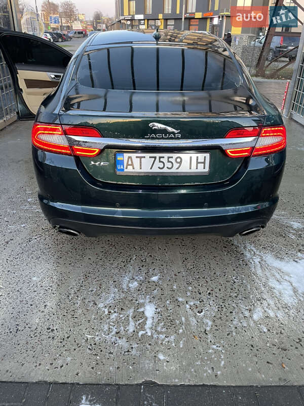 Седан Jaguar XF 2014 в Ивано-Франковске