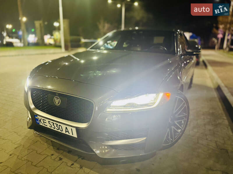 Седан Jaguar XF 2015 в Києві