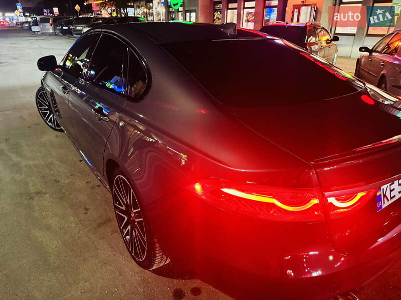 Седан Jaguar XF 2015 в Києві
