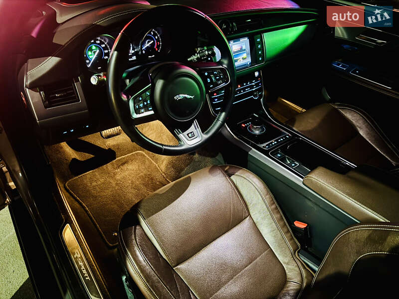 Седан Jaguar XF 2015 в Києві