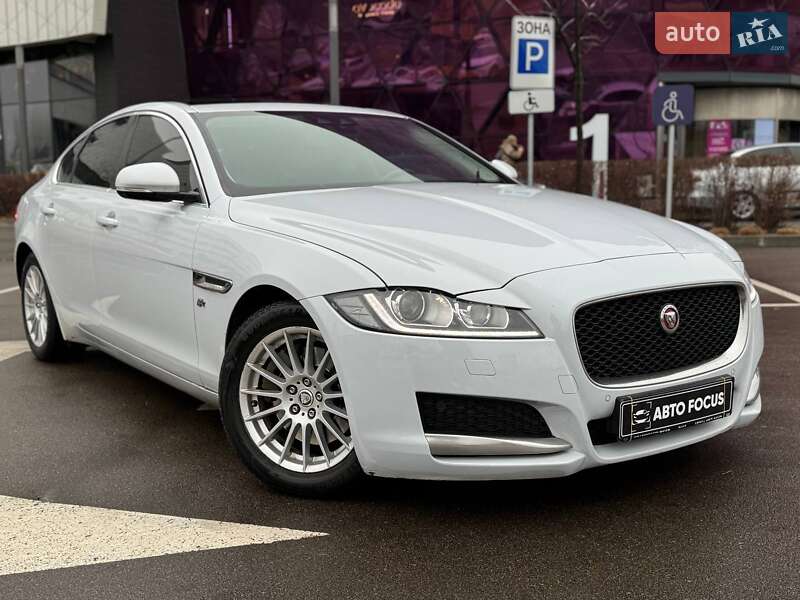 Jaguar XF 2015