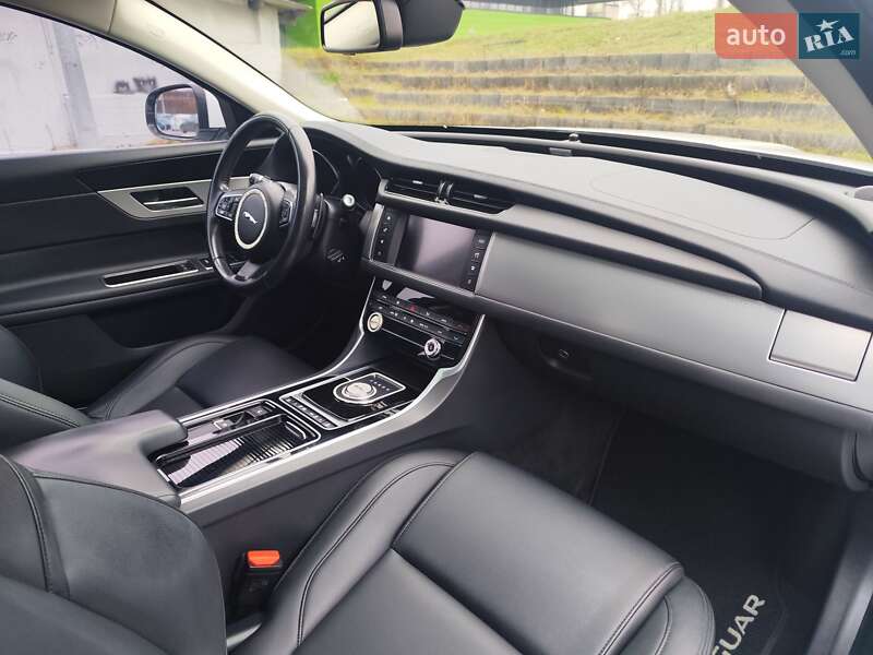 Седан Jaguar XF 2017 в Києві