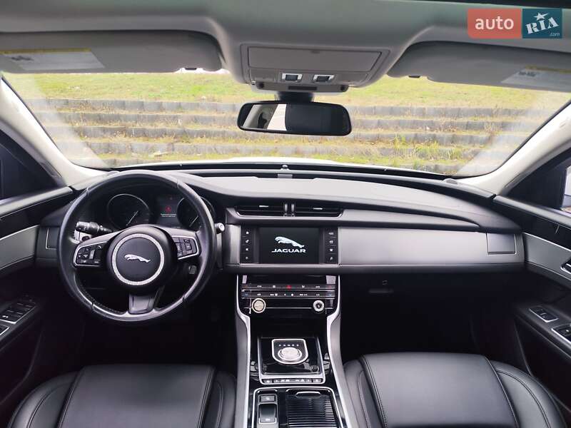 Седан Jaguar XF 2017 в Києві