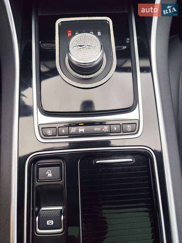 Седан Jaguar XF 2017 в Києві