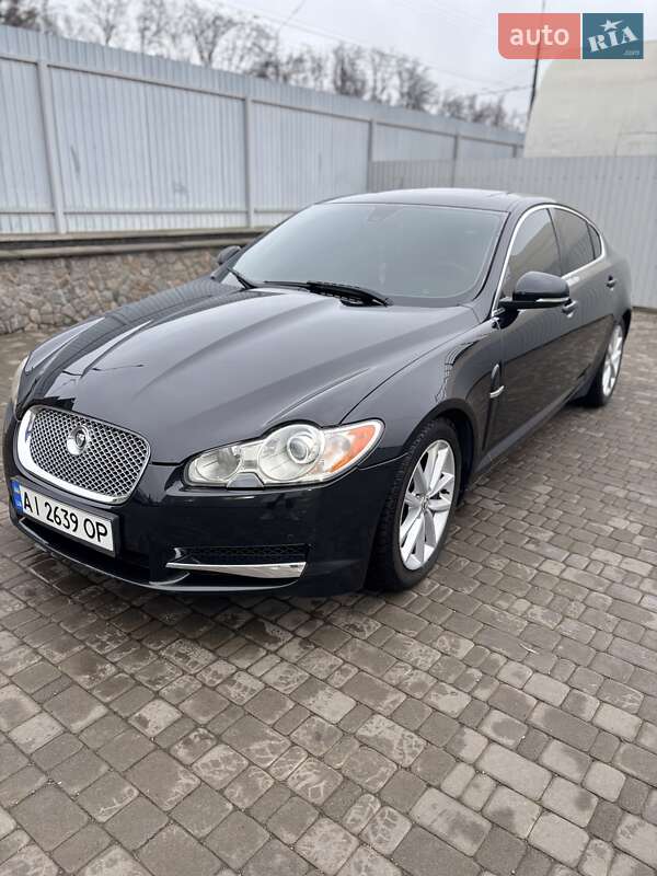 Седан Jaguar XF 2010 в Білій Церкві