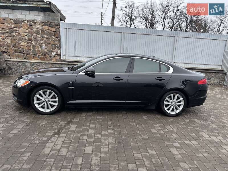 Седан Jaguar XF 2010 в Білій Церкві